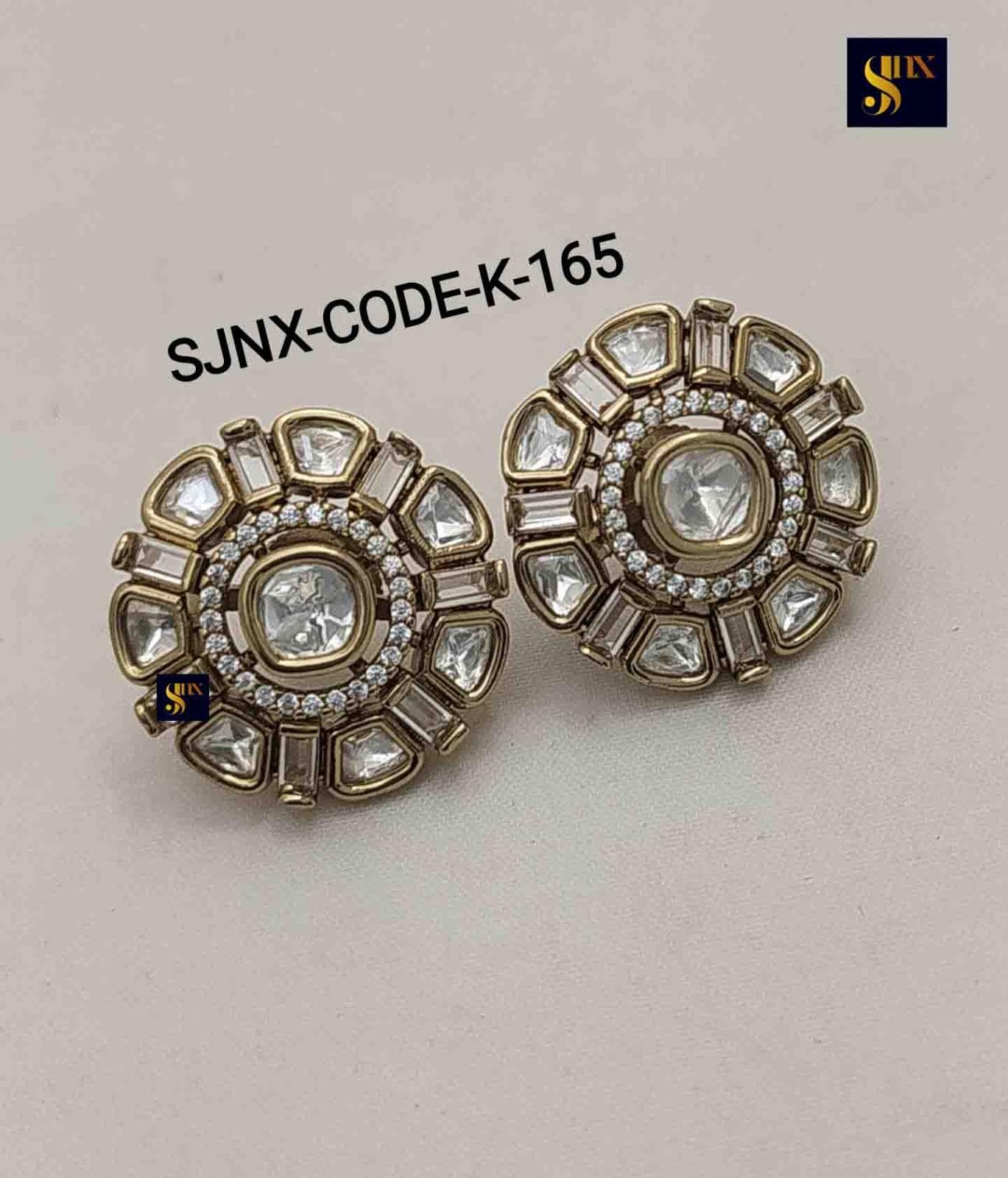 Earrings 08